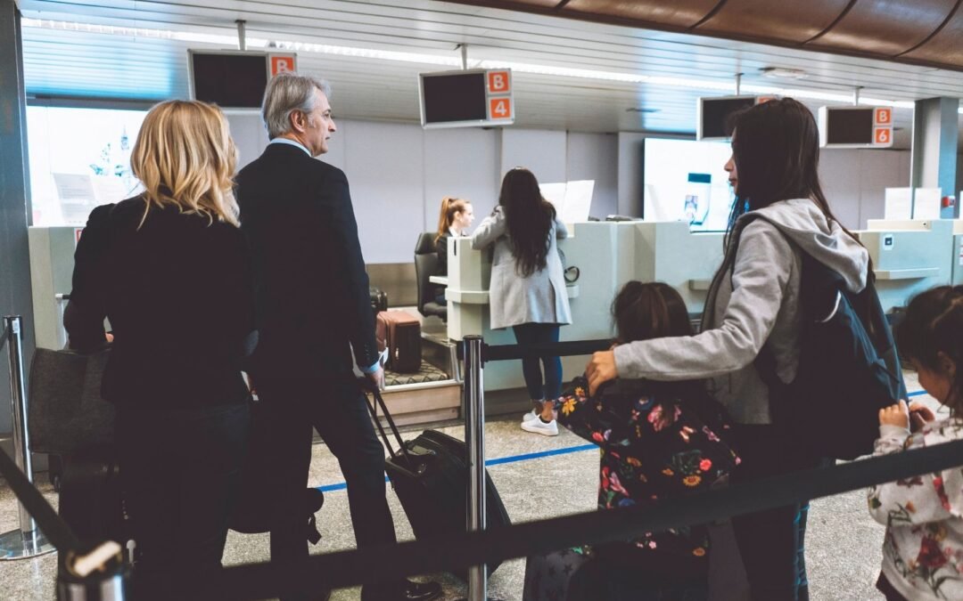 ¡Se buscan personas para trabajar en el aeropuerto!